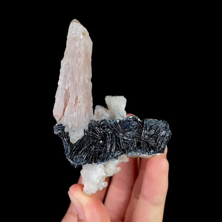 Natural Specularite and Quartz, Mineral Specimen: Inner Mongolia,China (50*85*45MM) - image 5