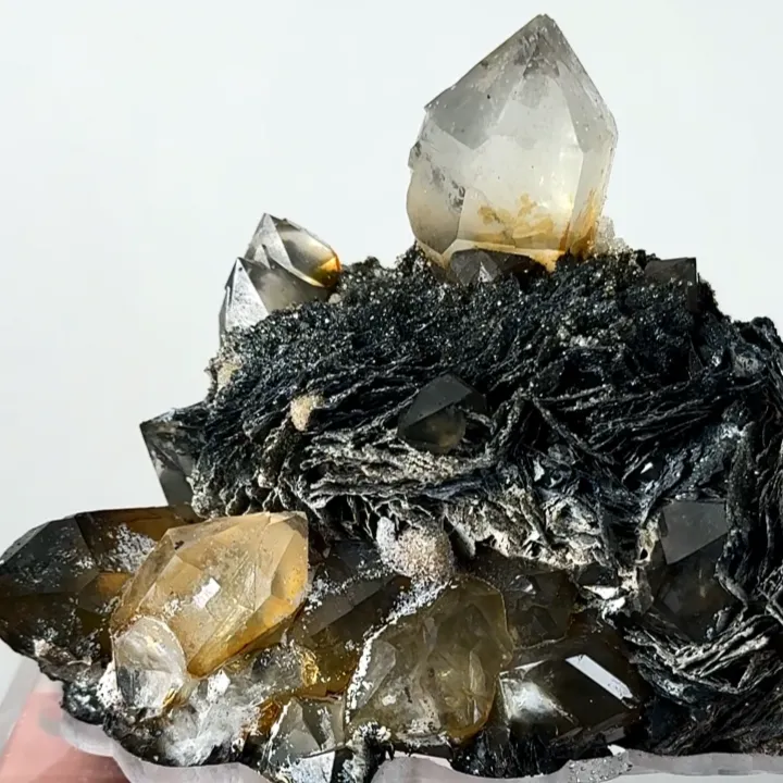 Natural Specularite and Quartz, Mineral Specimen:Jinlong,Guangdong (75*30*65MM) image