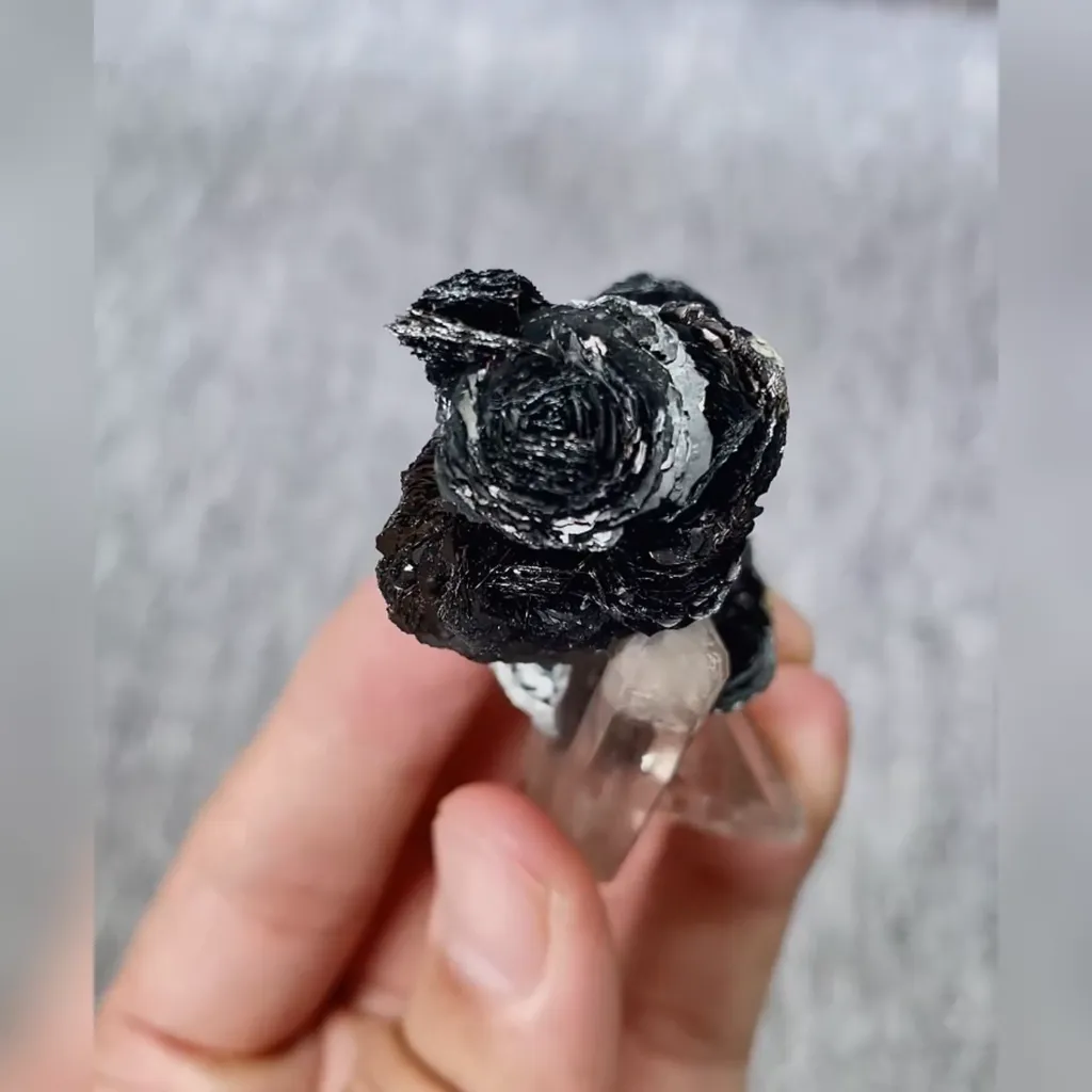 Natural Specularite and Quartz Symbiosis comes from Jinlong,Guangdong 45*60*25MM - image 3