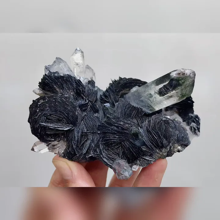 Natural Specularite & Quartz, Mineral Specimen: Inner Mongolia,China (100*65*60MM) image