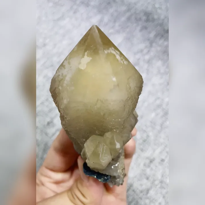 Natural Specularite & Quartz Tower, Mineral Specimen: Inner Mongolia,China (40*105*40mm) image