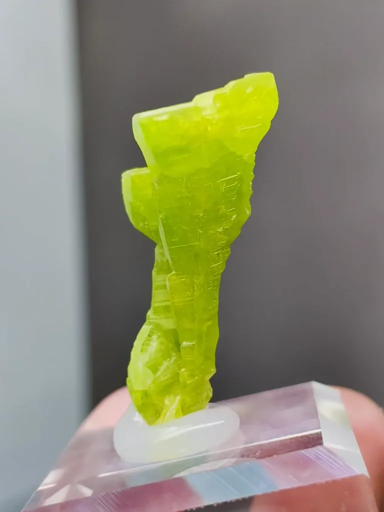 Natural Sphalerite comes from Guilin,Guangxi 15*10*30MM - image 4