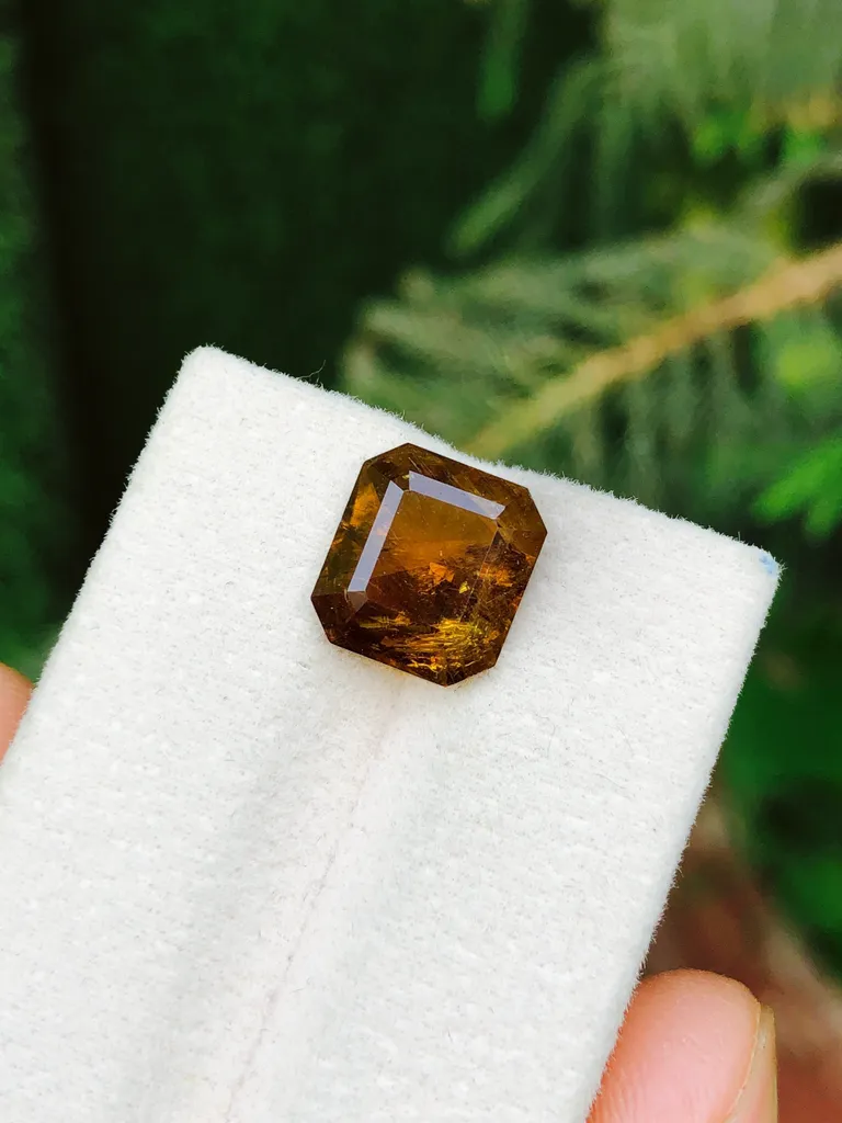 Natural Sphene (Titanite ) Gemstone image