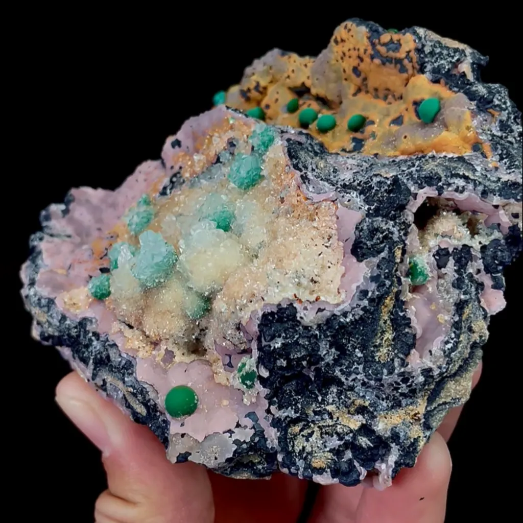 Natural Spherical Malachite, Mineral Specimen: Congo, Africa (95*80*40MM) image