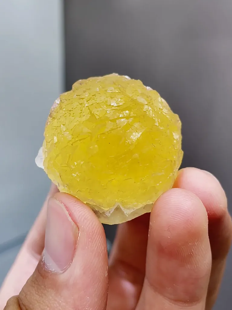 Natural Spherical Yellow Fluorite comes from Zhejiang 30*20*25MM - image 5