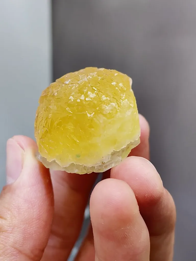 Natural Spherical Yellow Fluorite comes from Zhejiang 30*20*25MM - image 2