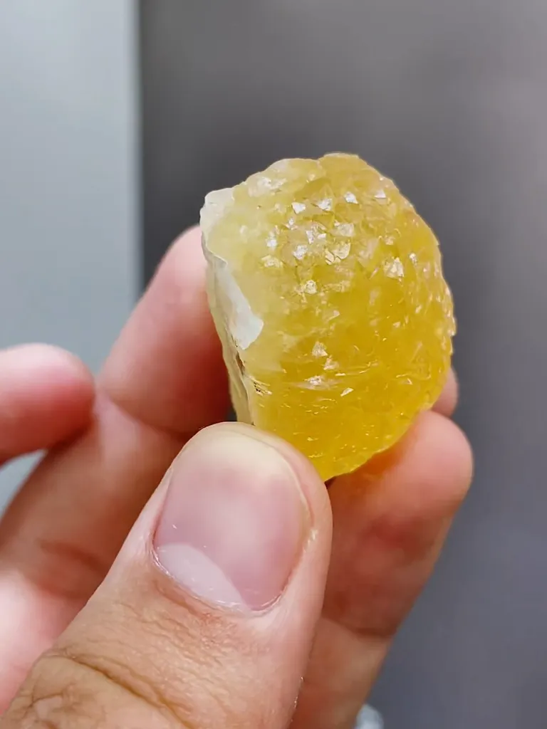Natural Spherical Yellow Fluorite comes from Zhejiang 30*20*25MM - image 3