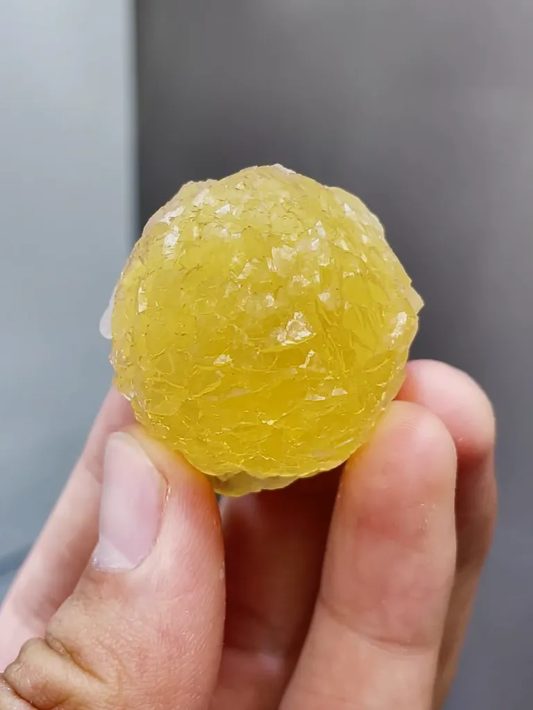 Natural Spherical Yellow Fluorite comes from Zhejiang 30*20*25MM - image 4