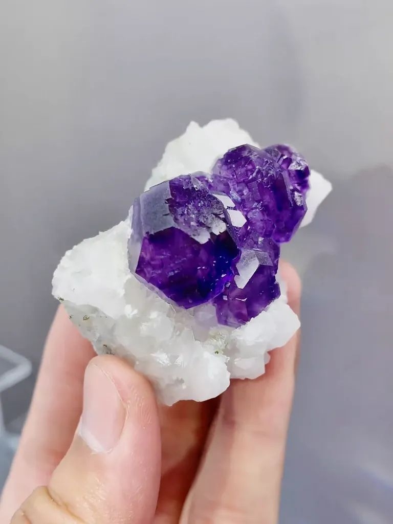 Natural Tanzanite and Qrystal coexist comes from Fujian,China 50*40*40MM - image 3