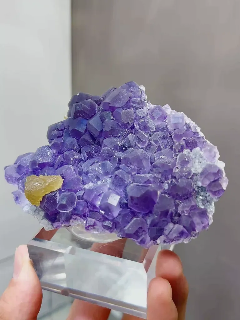 Natural Tanzanite and Yellow Fluorite coexist comes from Fujian,China 105*30*70MM - image 2