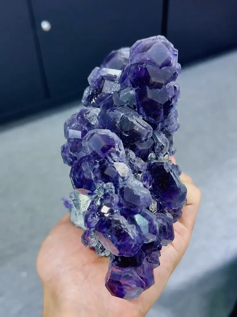 Natural Tanzanite Blue Fluorite comes from Fujian,China 180*130*70MM - image 3