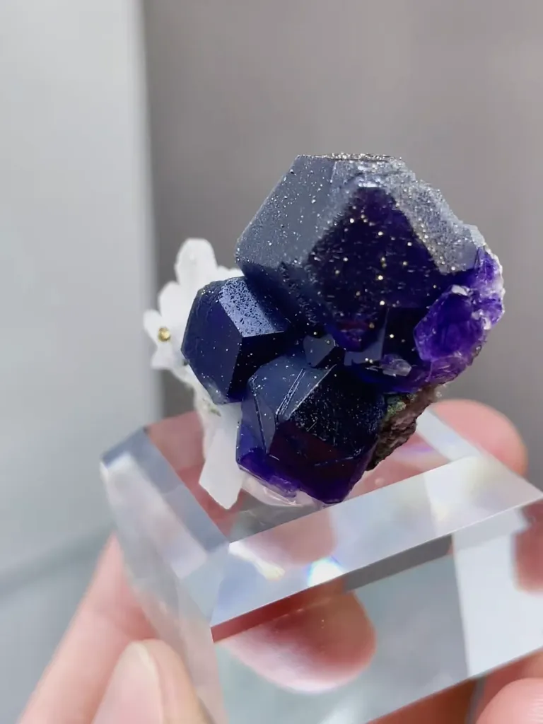 Natural Tanzanite Fluorite and Quartz coexist comes from Fujian,China 35*25*20MM - image 4