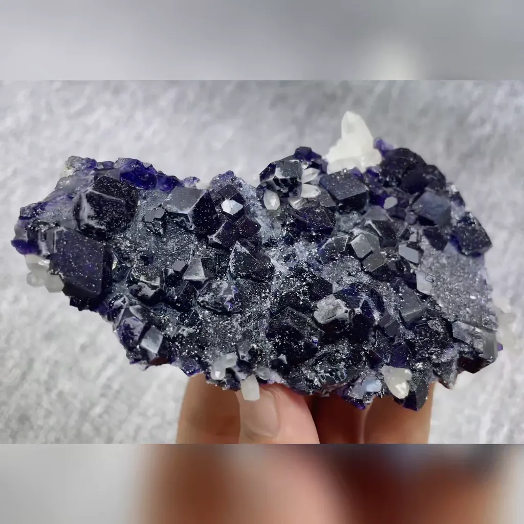 Natural Tanzanite Fluorite and Quartz Symbiosis comes from Fujian,China 115*70*20MM - image 3