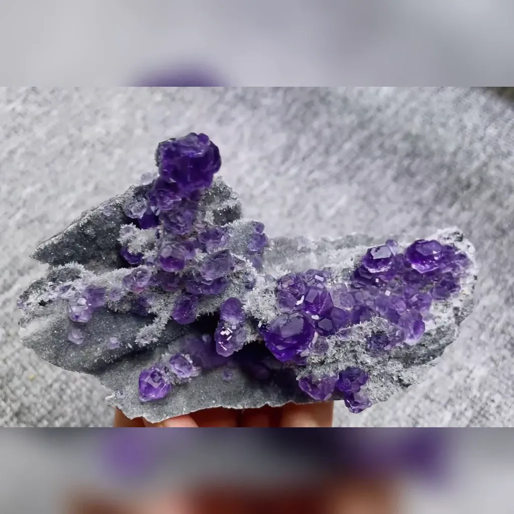 Natural Tanzanite Fluorite and Quartz Symbiosis comes from Fujian,China 125*50*70MM - image 2