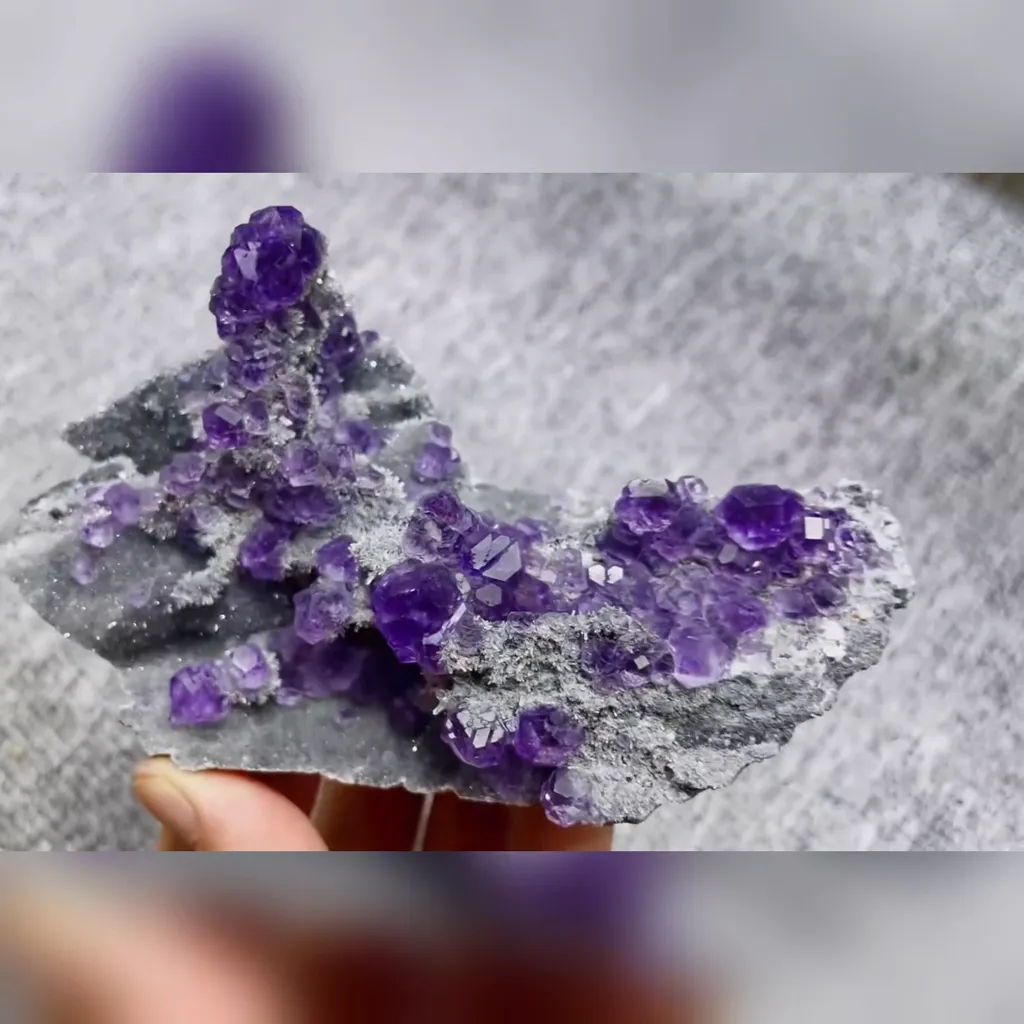 Natural Tanzanite Fluorite and Quartz Symbiosis comes from Fujian,China 125*50*70MM - image 3