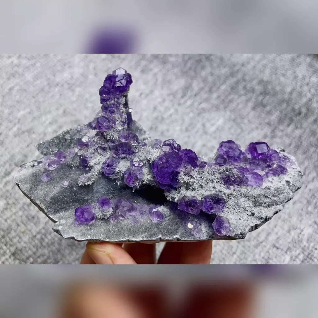 Natural Tanzanite Fluorite and Quartz Symbiosis comes from Fujian,China 125*50*70MM image