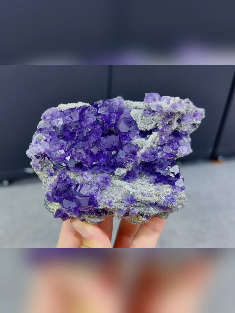 Natural Tanzanite Fluorite comes from Fujian 125*50*80MM image