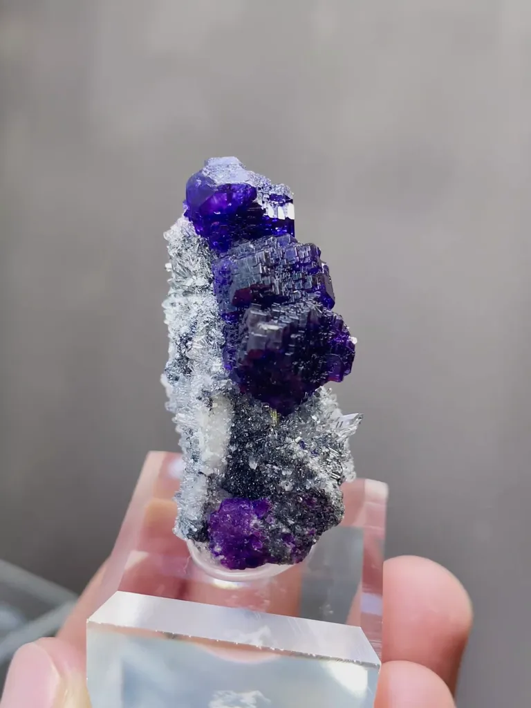 Natural Tanzanite Fluorite comes from Fujian,China 20*25*35MM - image 5