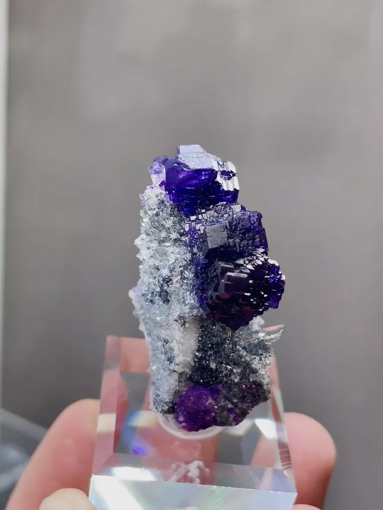 Natural Tanzanite Fluorite comes from Fujian,China 20*25*35MM - image 2