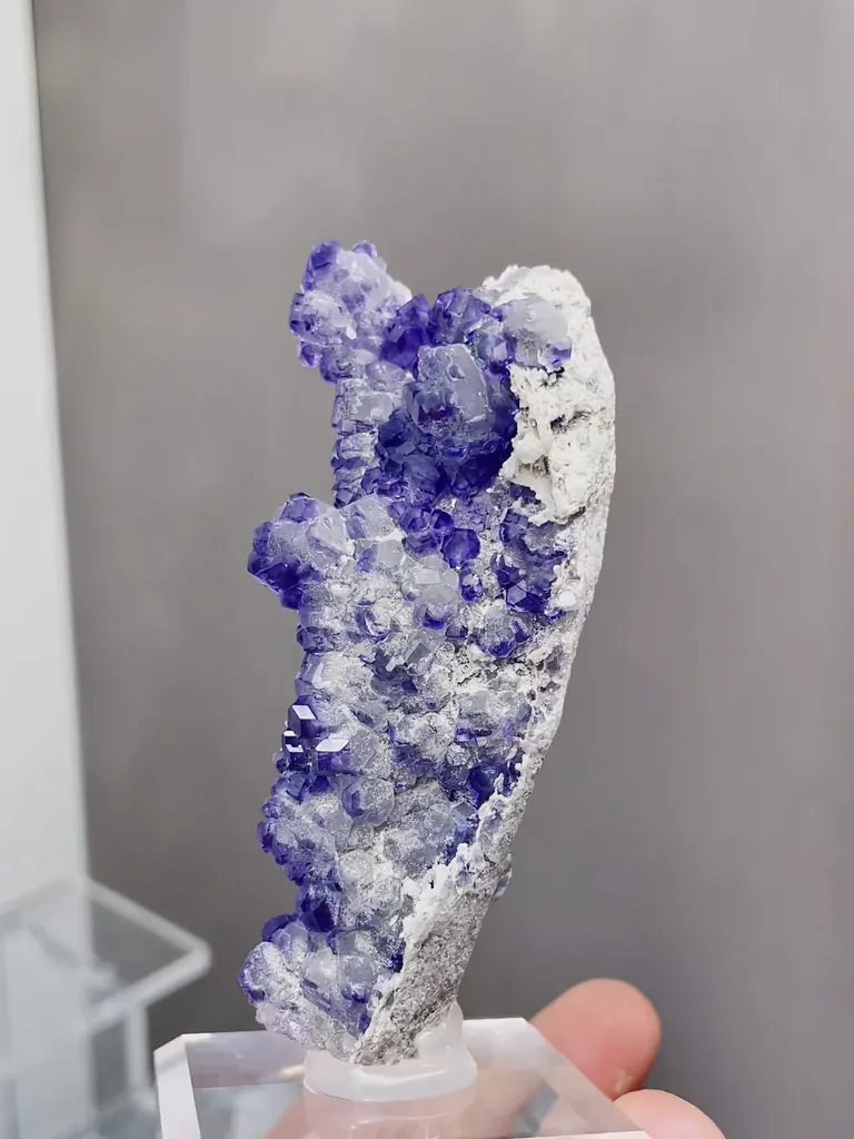 Natural Tanzanite Fluorite comes from Fujian,China 34*28*75MM - image 5