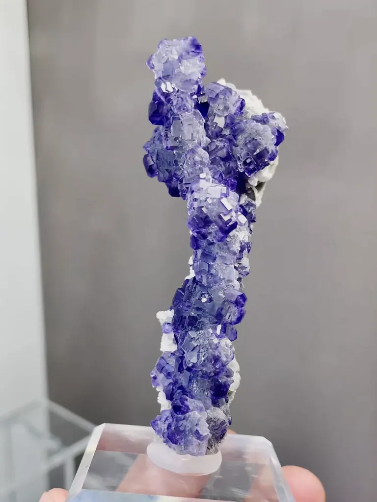 Natural Tanzanite Fluorite comes from Fujian,China 34*28*75MM - image 3