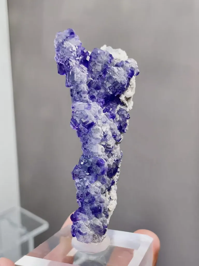 Natural Tanzanite Fluorite comes from Fujian,China 34*28*75MM - image 4