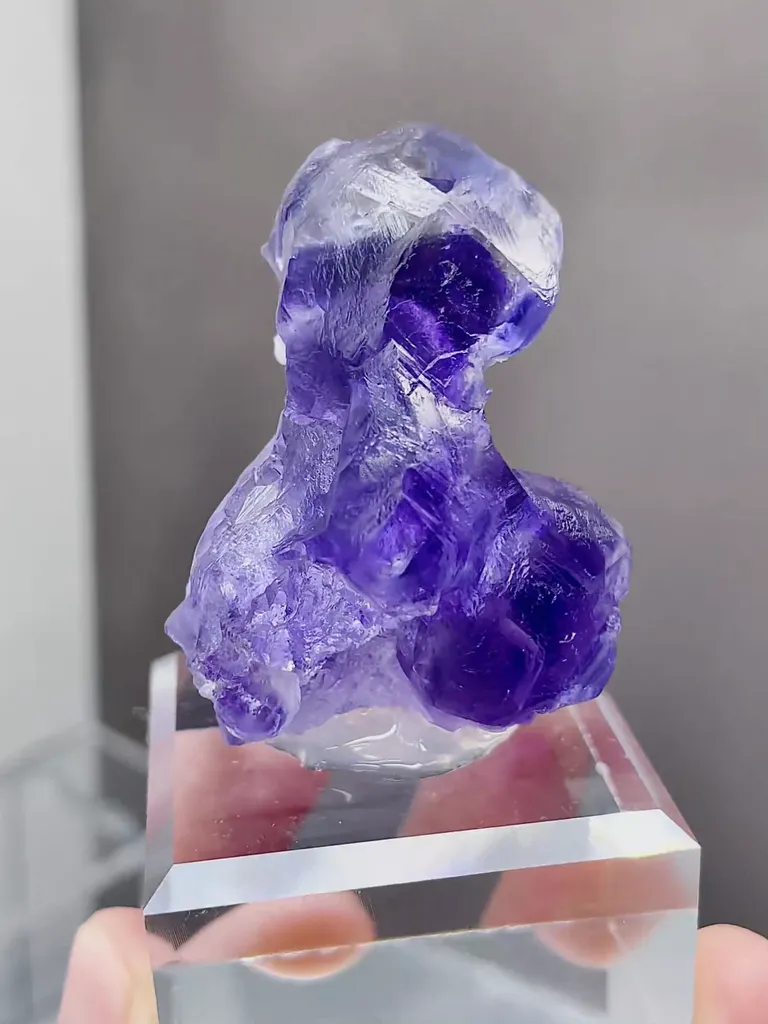 Natural Tanzanite Fluorite comes from Fujian,China 35*35*45MM - image 7