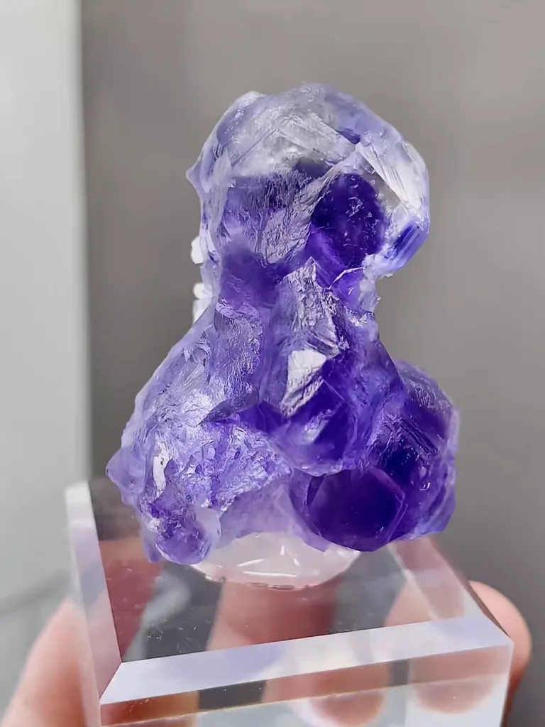 Natural Tanzanite Fluorite comes from Fujian,China 35*35*45MM image