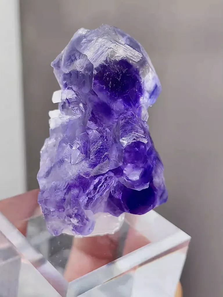 Natural Tanzanite Fluorite comes from Fujian,China 35*35*45MM - image 4