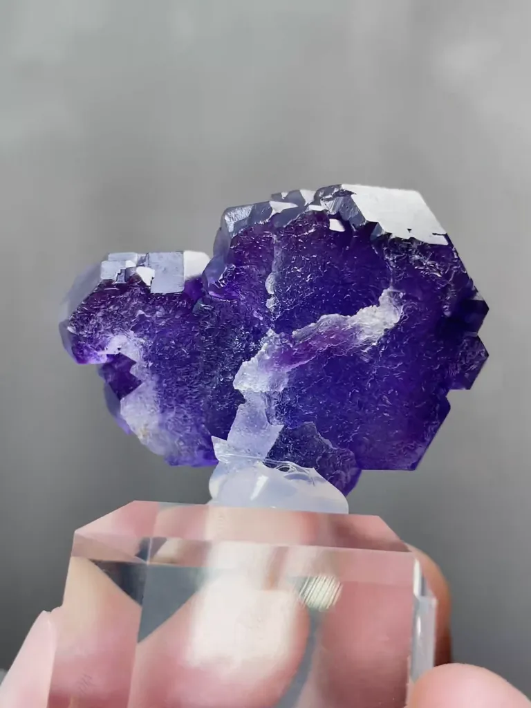Natural Tanzanite Fluorite comes from Fujian,China 40*20*30MM - image 5