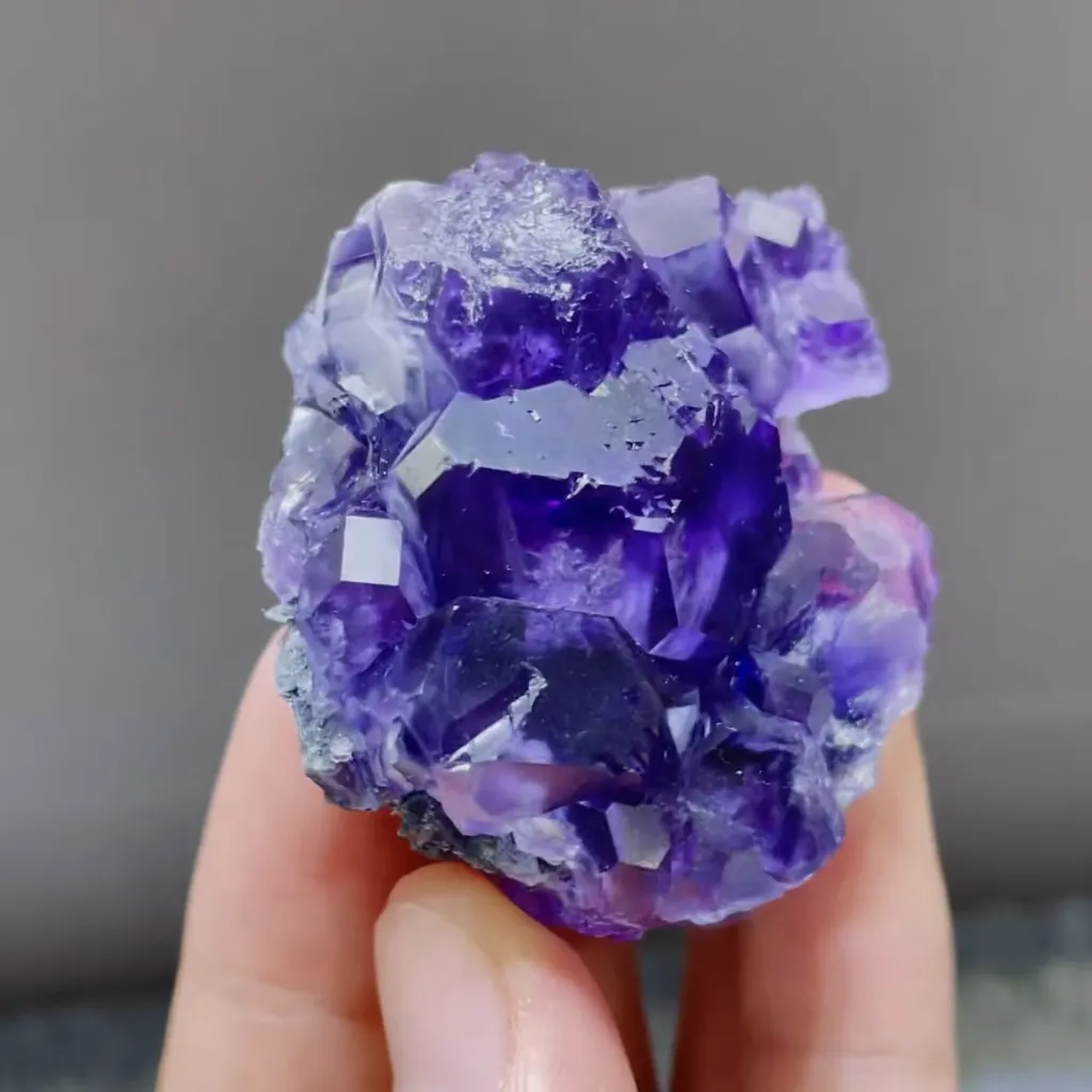 Natural Tanzanite Fluorite comes from Fujian,China 45*40*25MM - image 2