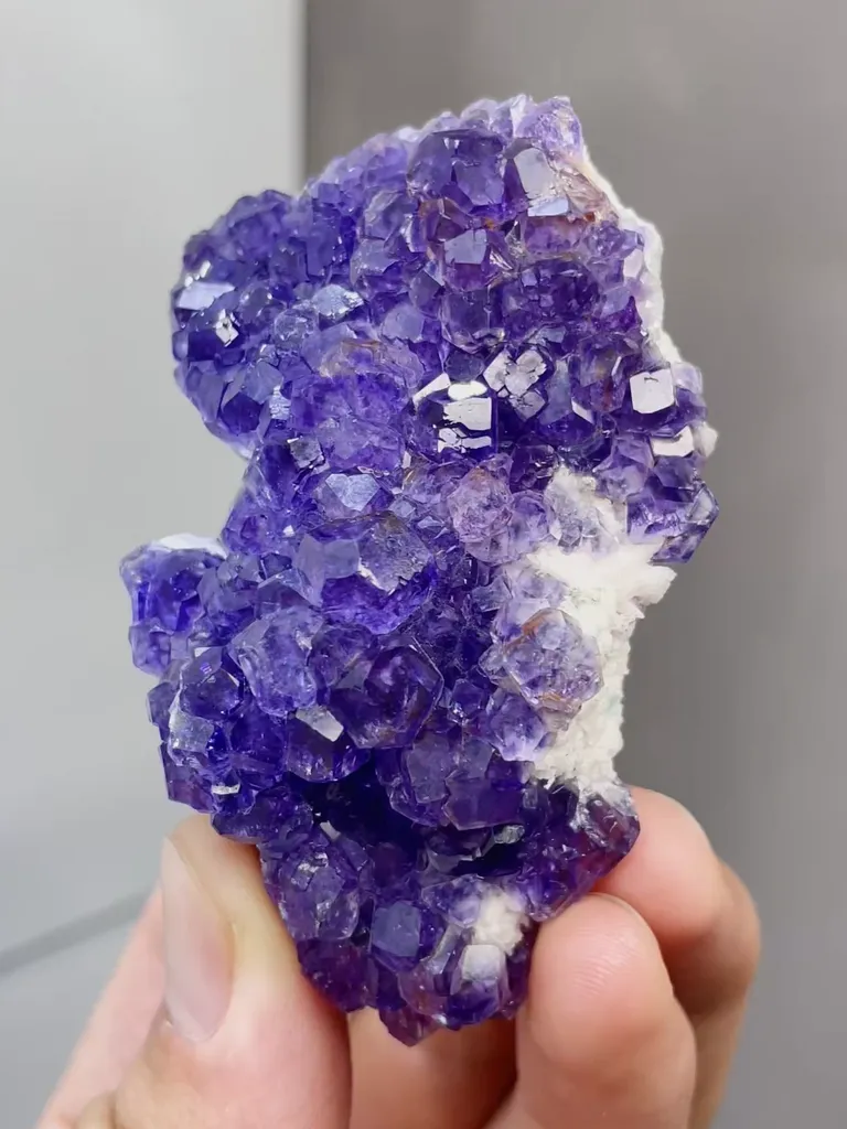 Natural  Tanzanite Fluorite comes from Fujian,China  65*40*30MM image