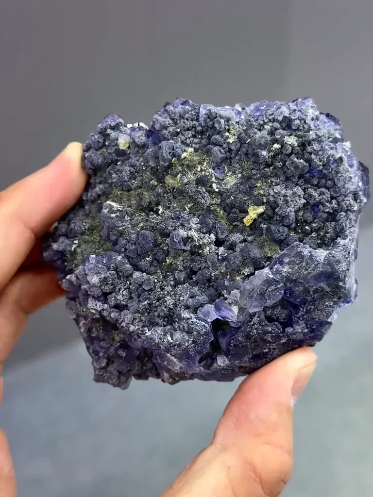 Natural Tanzanite Fluorite comes from Fujian,China 85*35*70MM - image 4