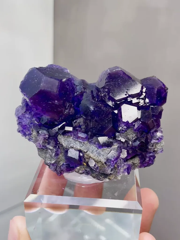 Natural Tanzanite Fluorite comes from Yaogangxian,Hunan 70*35*45MM - image 4