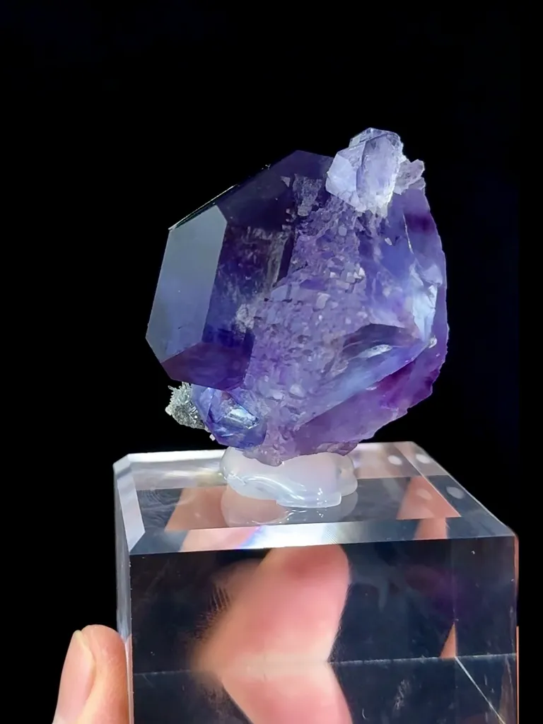 Natural Tanzanite Purple Fluorite comes from Quanzhou,Fujian 45*40*40MM - image 3