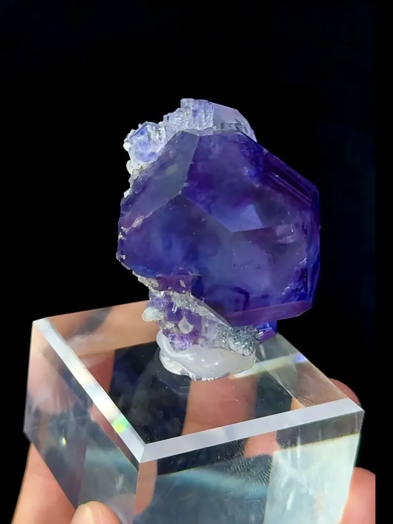 Natural Tanzanite Purple Fluorite comes from Quanzhou,Fujian 45*40*40MM - image 2