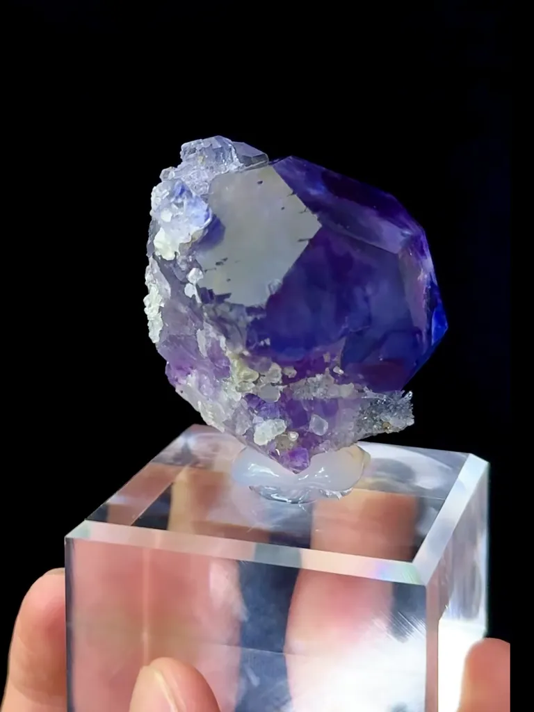 Natural Tanzanite Purple Fluorite comes from Quanzhou,Fujian 45*40*40MM - image 4