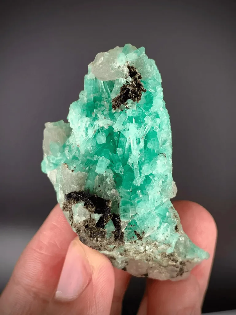 Natural Termanited Green Crystallized Emerald Culster, Green Emerald Specimen - image 5