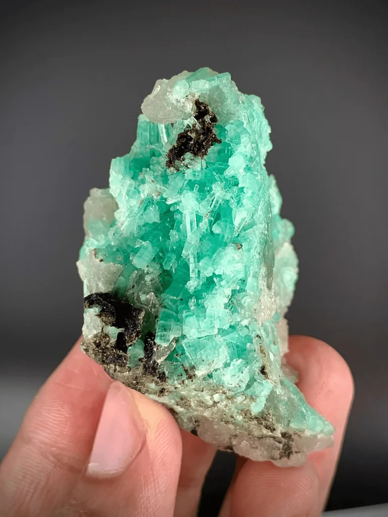 Natural Termanited Green Crystallized Emerald Culster, Green Emerald Specimen - image 6
