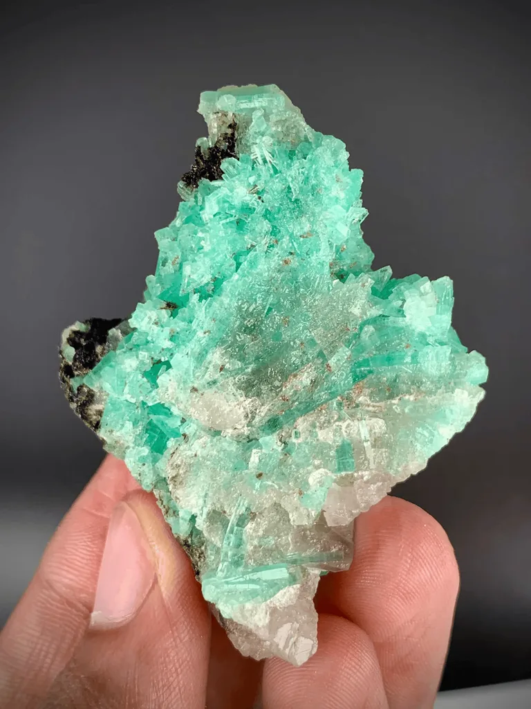 Natural Termanited Green Crystallized Emerald Culster, Green Emerald Specimen - image 7