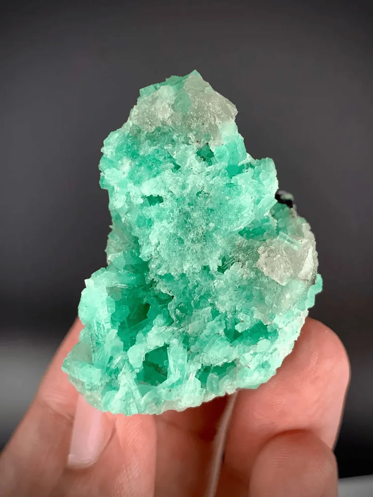 Natural Termanited Green Crystallized Emerald Culster, Green Emerald Specimen - image 8