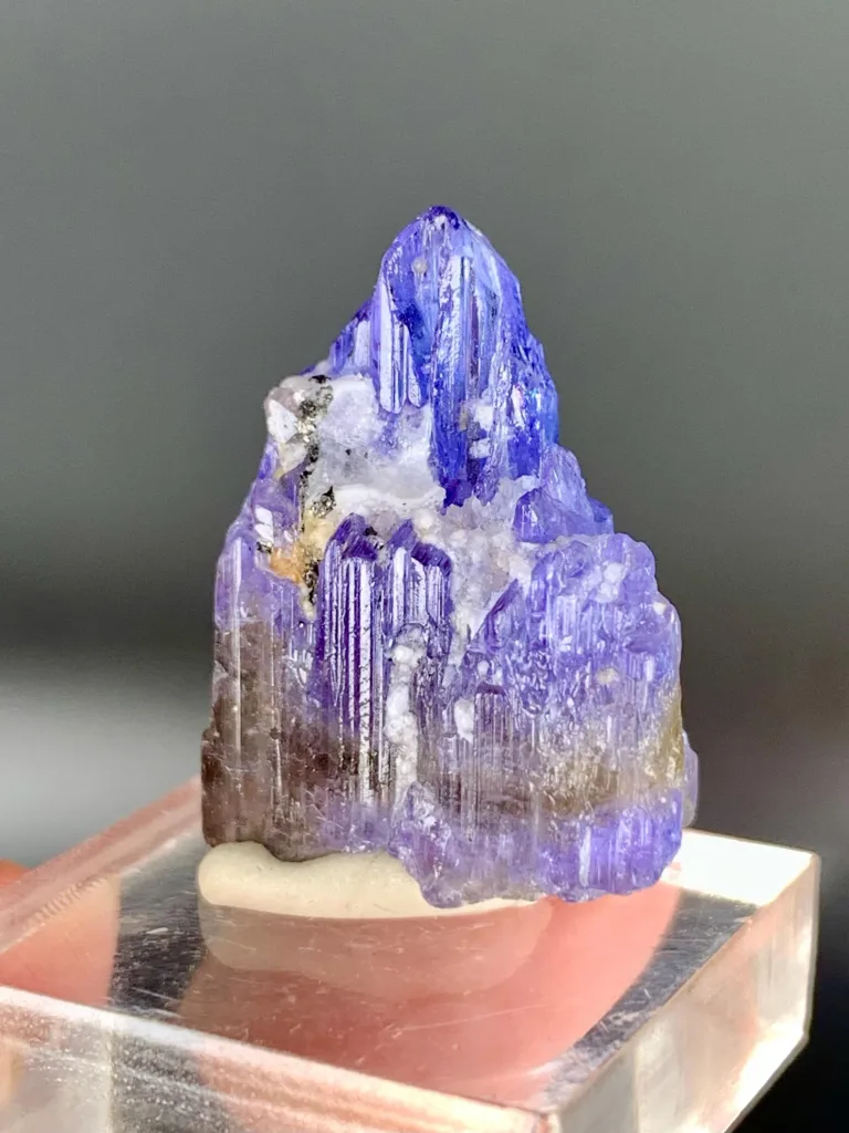 Natural Termanited Rare Bule Tanzanite Crystal, Raw Tanzanite Gemstone - image 9