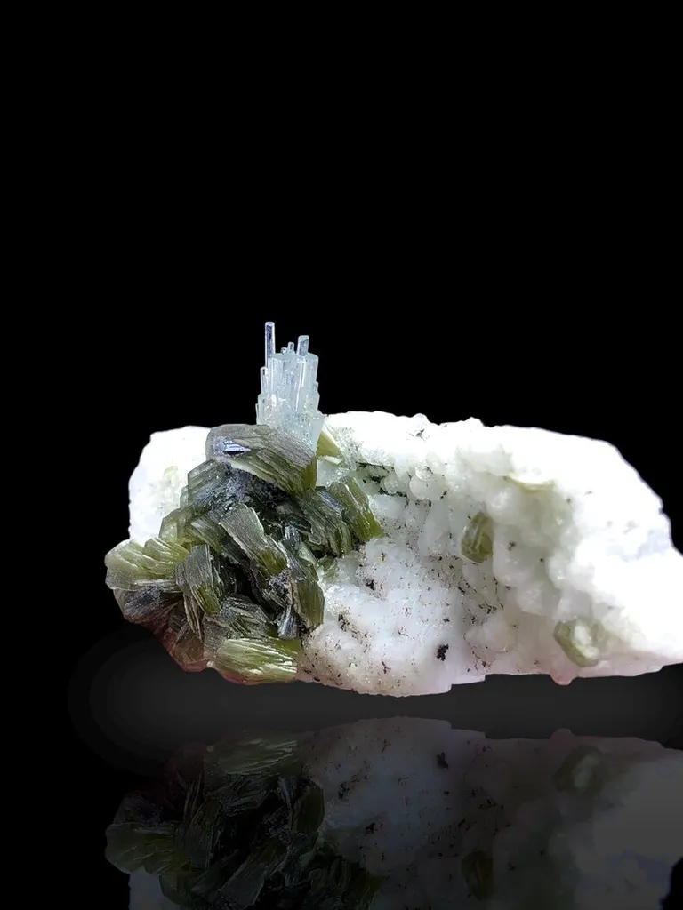 Natural Terminated Blue Aquamarine Bunch With Mica And Feldspar, Aquamarine Specimen, Raw Aquamarine, Minerals Specimen From Nagar - 38 gm - image 7