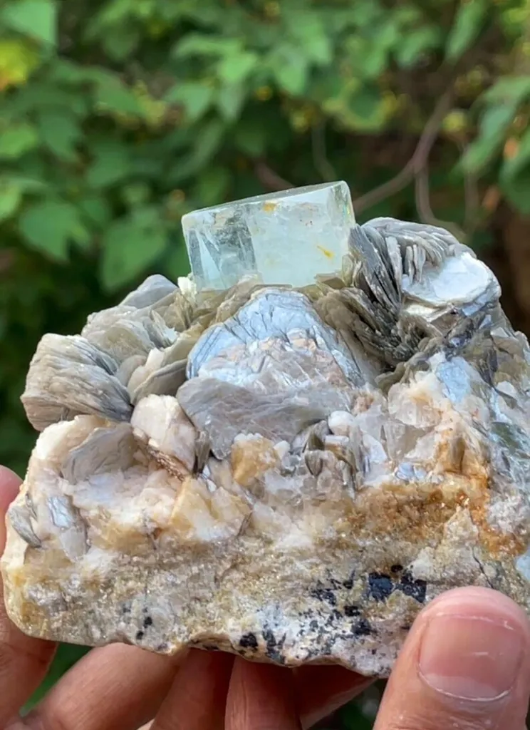 Natural Terminated Blue Aquamarine Crystal With Muscovite Mica, Aquamarine Specimen, Raw Aquamarine, Minerals Specimen From Nagar - - image 3