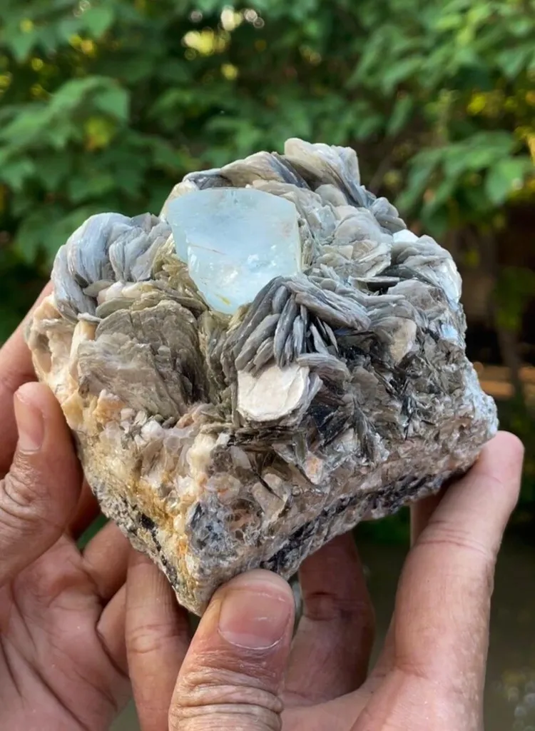 Natural Terminated Blue Aquamarine Crystal With Muscovite Mica, Aquamarine Specimen, Raw Aquamarine, Minerals Specimen From Nagar - - image 4