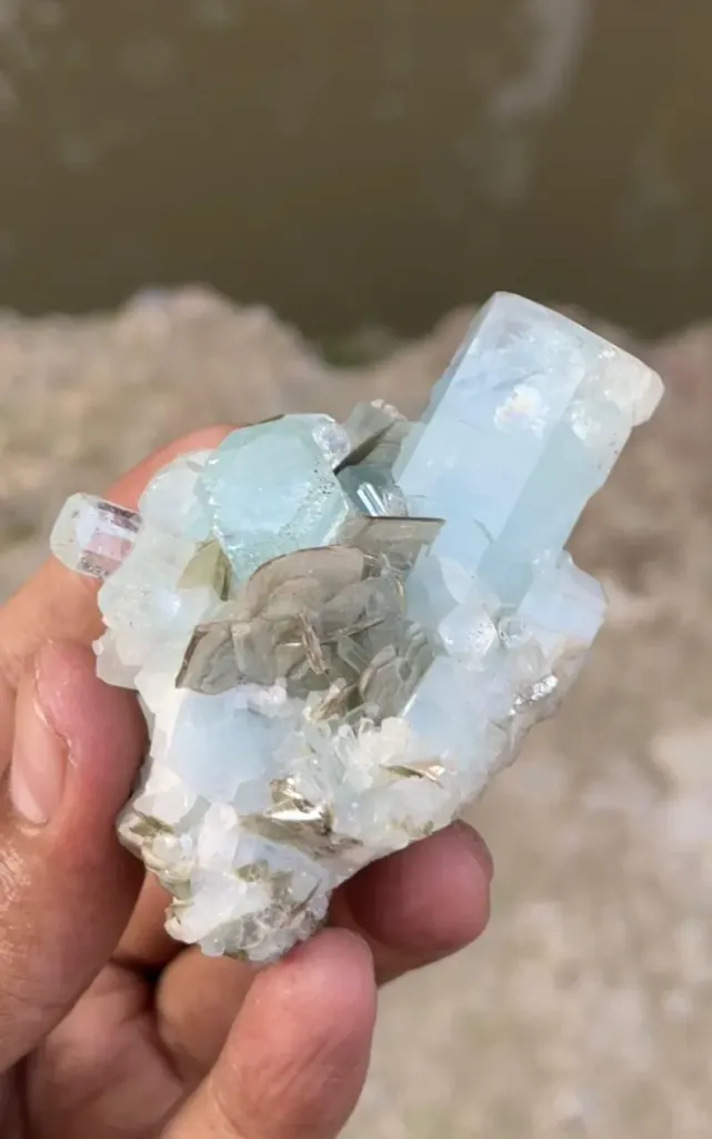 Natural Terminated Blue Aquamarine Crystals Cluster With Mica, Aquamarine Specimen, Raw Aquamarine, Minerals Specimen From Nagar - 55 g - image 7