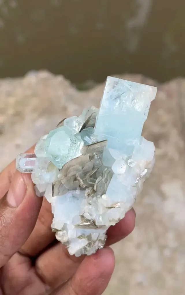Natural Terminated Blue Aquamarine Crystals Cluster With Mica, Aquamarine Specimen, Raw Aquamarine, Minerals Specimen From Nagar - 55 g - image 5