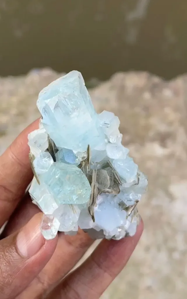 Natural Terminated Blue Aquamarine Crystals Cluster With Mica, Aquamarine Specimen, Raw Aquamarine, Minerals Specimen From Nagar - 55 g - image 4