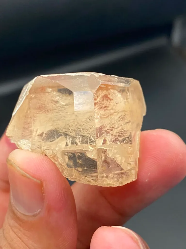 Natural Topaz Crystal, 48 Grams Cutting Grade from Pakistan, Gilgit-Baltistan, Shigar District. - image 5