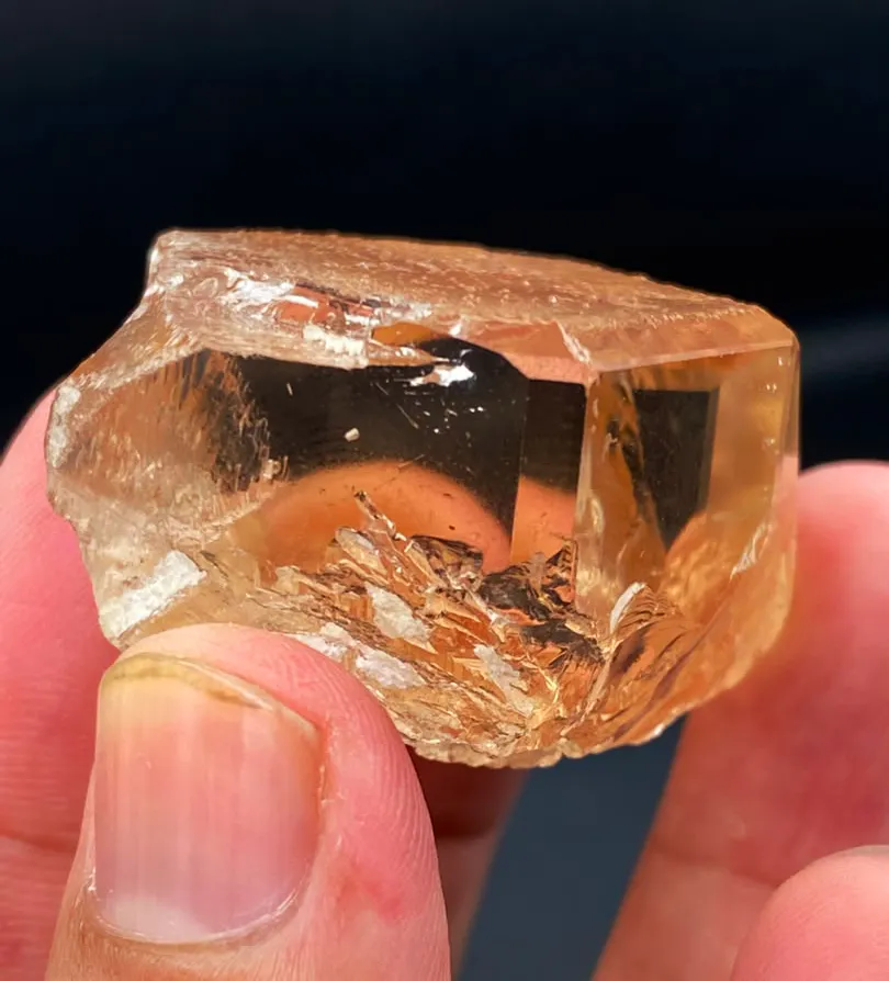 Natural Topaz Crystal, 67 Grams Cutting Grade  from Pakistan, Gilgit-Baltistan, Shigar District. - image 7